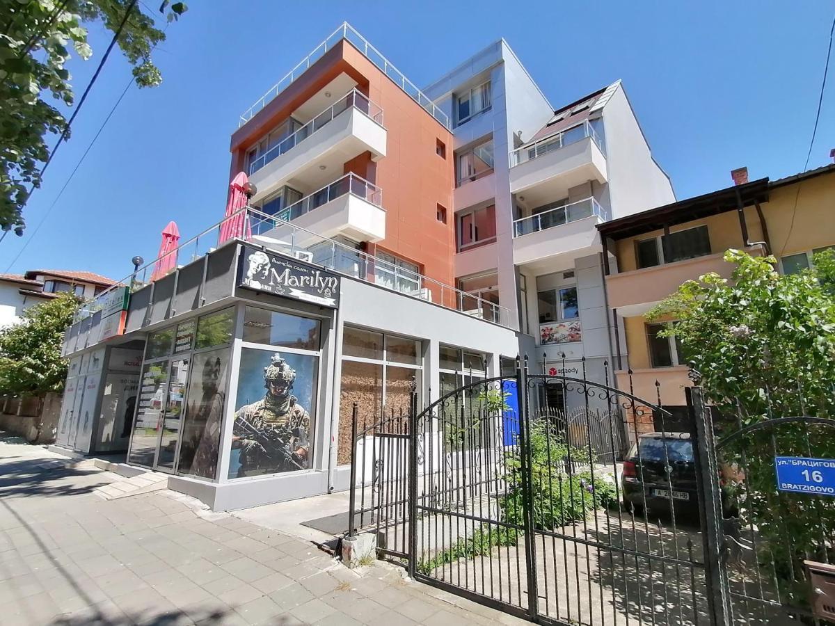 בורגאס Zoleks Apartment מראה חיצוני תמונה